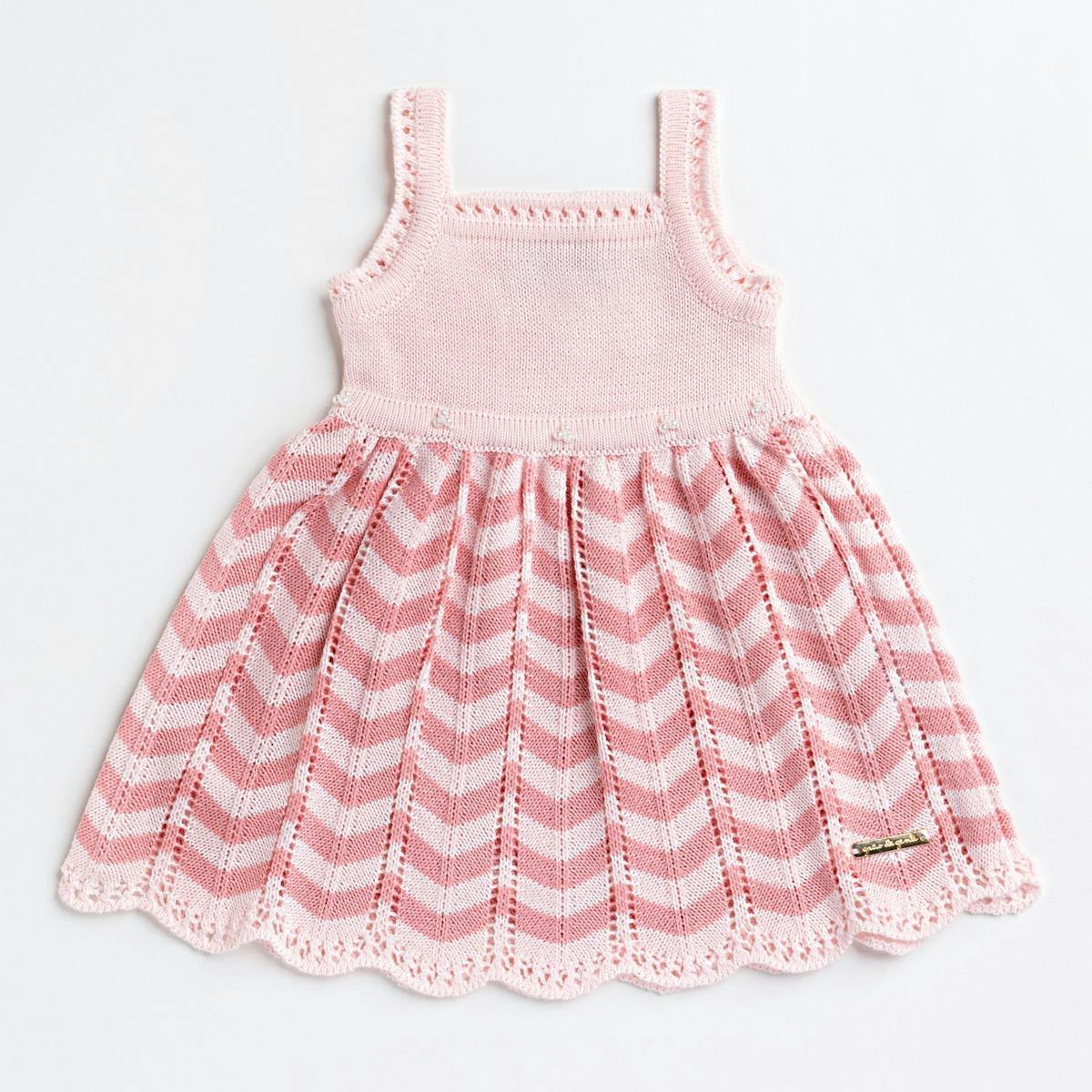 https://gdg-images.s3.sa-east-1.amazonaws.com/fotos/144154/vestido-tricot-plissado-chevron-com-perolas-rosa-e-branco-307508.jpg