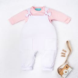 https://gdg-images.s3.sa-east-1.amazonaws.com/fotos/151901/conjunto-jardineira-e-body-manga-longa-baby-basics-rosa-e-branco-02-pecas-tam-g-330491.jpg