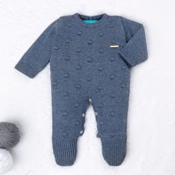 https://gdg-images.s3.sa-east-1.amazonaws.com/fotos/152825/macacao-tricot-bolinha-azul-jeans-332725.jpg