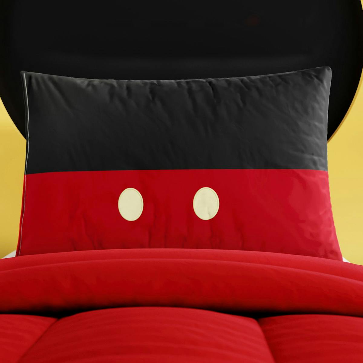 https://gdg-images.s3.sa-east-1.amazonaws.com/fotos/162850/fronha-mickey-mouse-vermelho-e-preto-373942.jpg