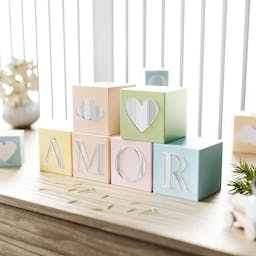 https://gdg-images.s3.sa-east-1.amazonaws.com/fotos/179090/cubo-decorativo-personalizado-letra-espelhada-a-mdf-verde-397551.jpg