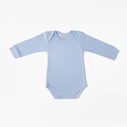 https://gdg-images.s3.sa-east-1.amazonaws.com/fotos/179826/body-bebe-manga-longa-comfort-basics-azul-bebe-451393.jpg