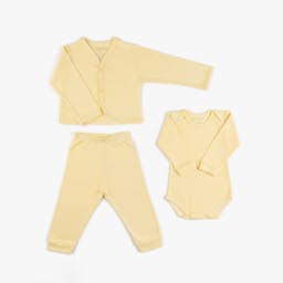 https://gdg-images.s3.sa-east-1.amazonaws.com/fotos/180304/conjunto-body-calca-e-casaquinho-comfort-basics-amarelo-p-451341.jpg