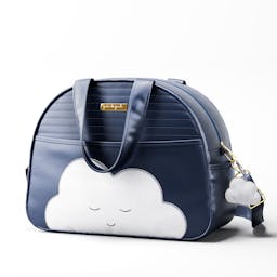 https://grao-cdn.s3.bhs.perf.cloud.ovh.net/fotos/146526/bolsa-maternidade-amiguinho-nuvem-azul-marinho-33cm-328041.jpg